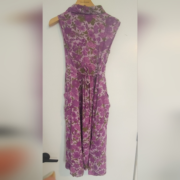 Country dress - Picture 4 of 8